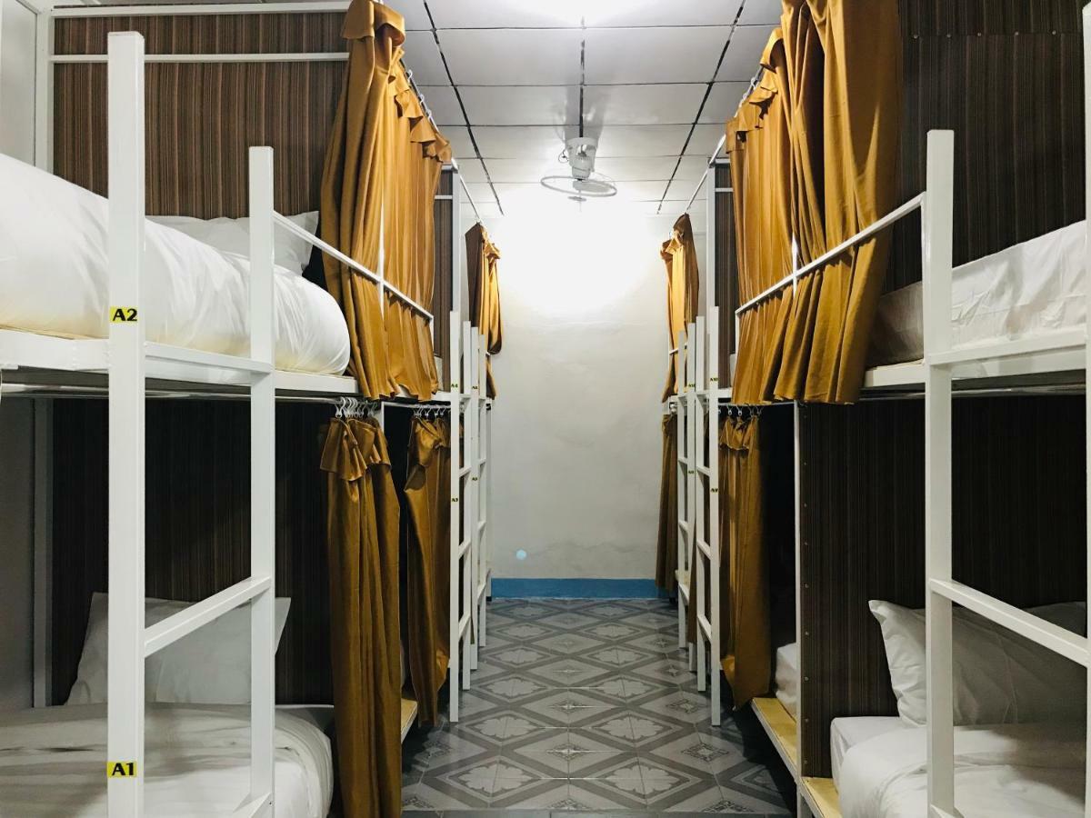 Naga Hostel & Cafe ターケーク エクステリア 写真